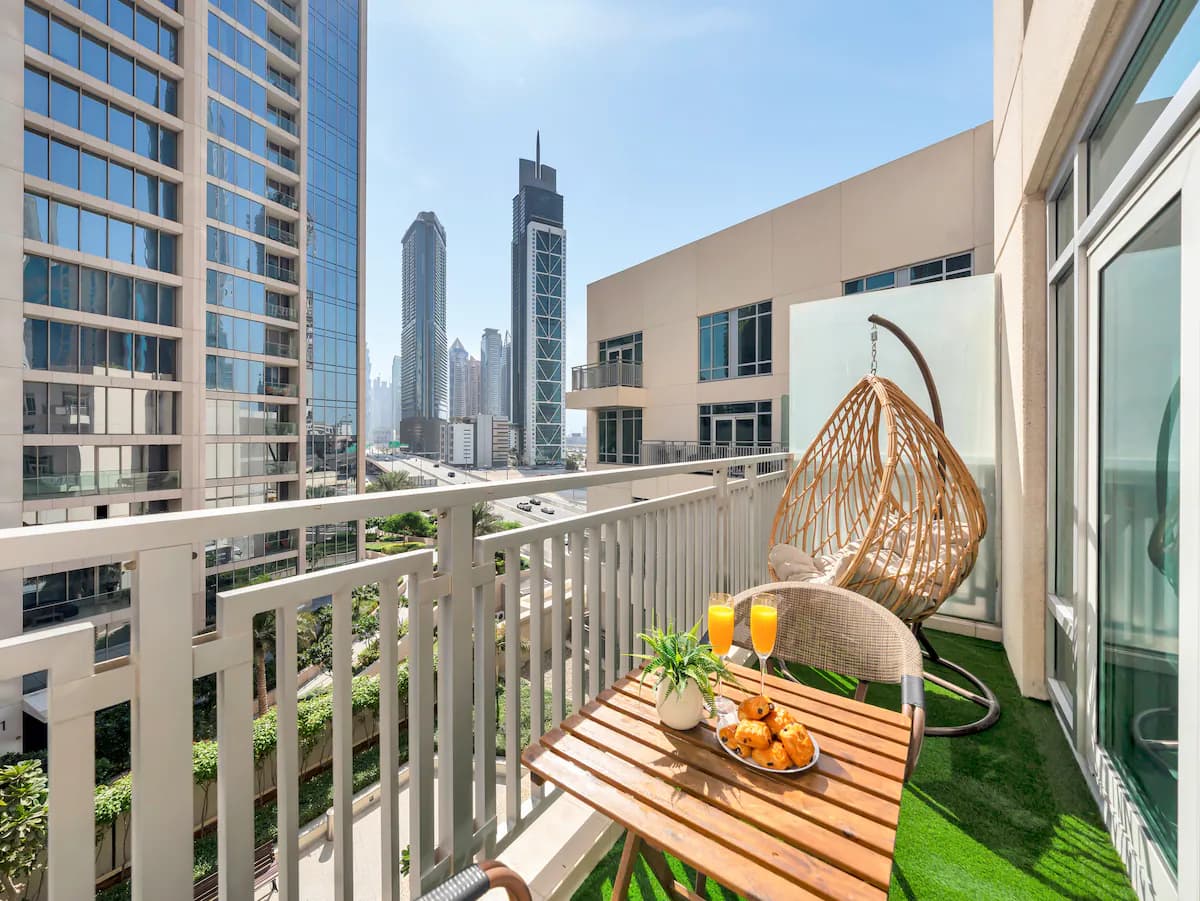 3 Bedroom Furnished Apartment | The Lofts — photo 3