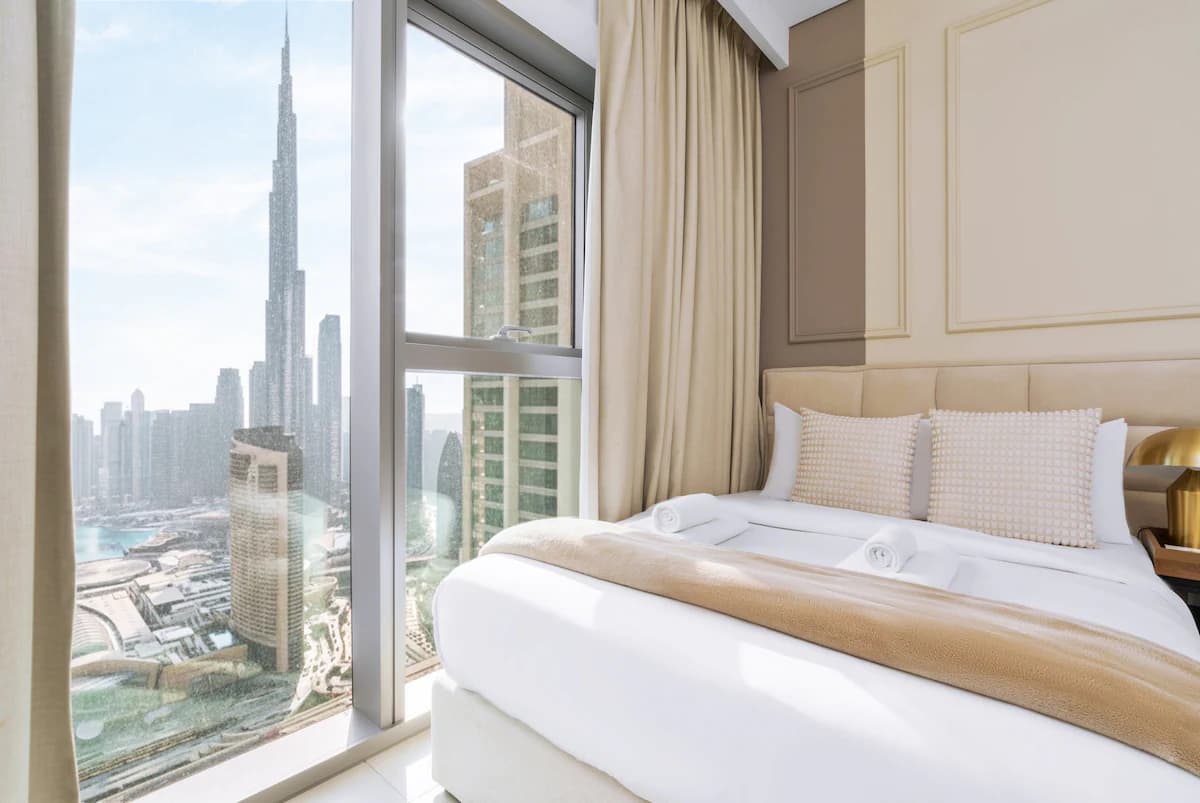 2 Bedroom Apartment, 4 Beds, Sleeps 8 | Downtown Views II — photo 2