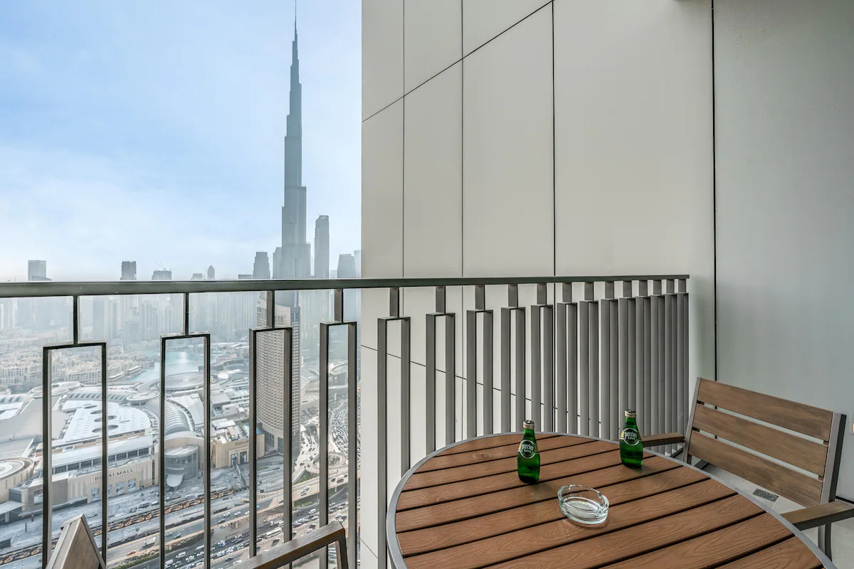 2 Bedroom Apartment, 4 Beds, Sleeps 8 | Downtown Views II — photo 5
