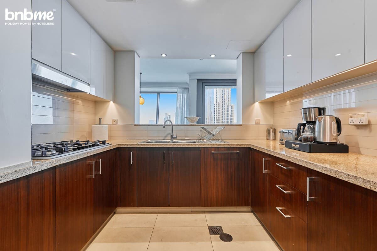 4 Bedroom Furnished Apartment with Burj Khalifa View | Burj Vista — photo 6