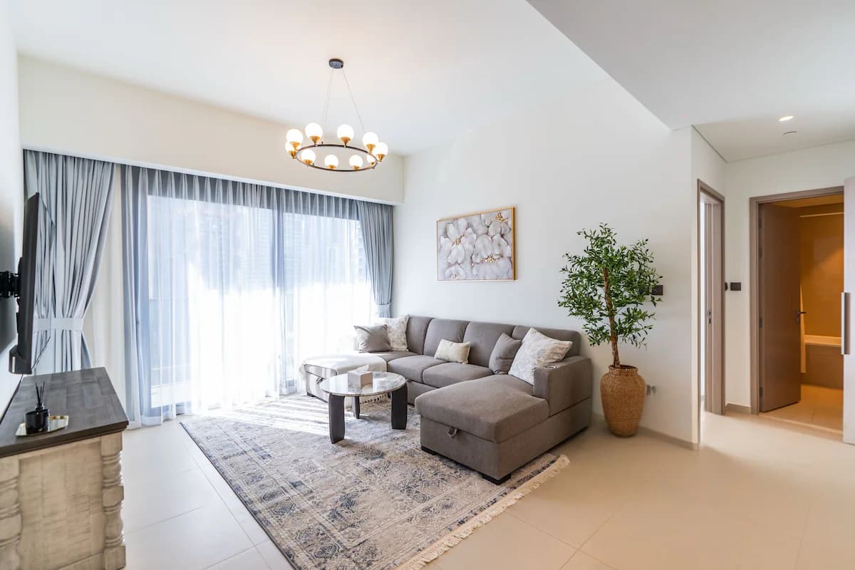 1 Bedroom Furnished Apartment | Act One / Act Two — photo 4