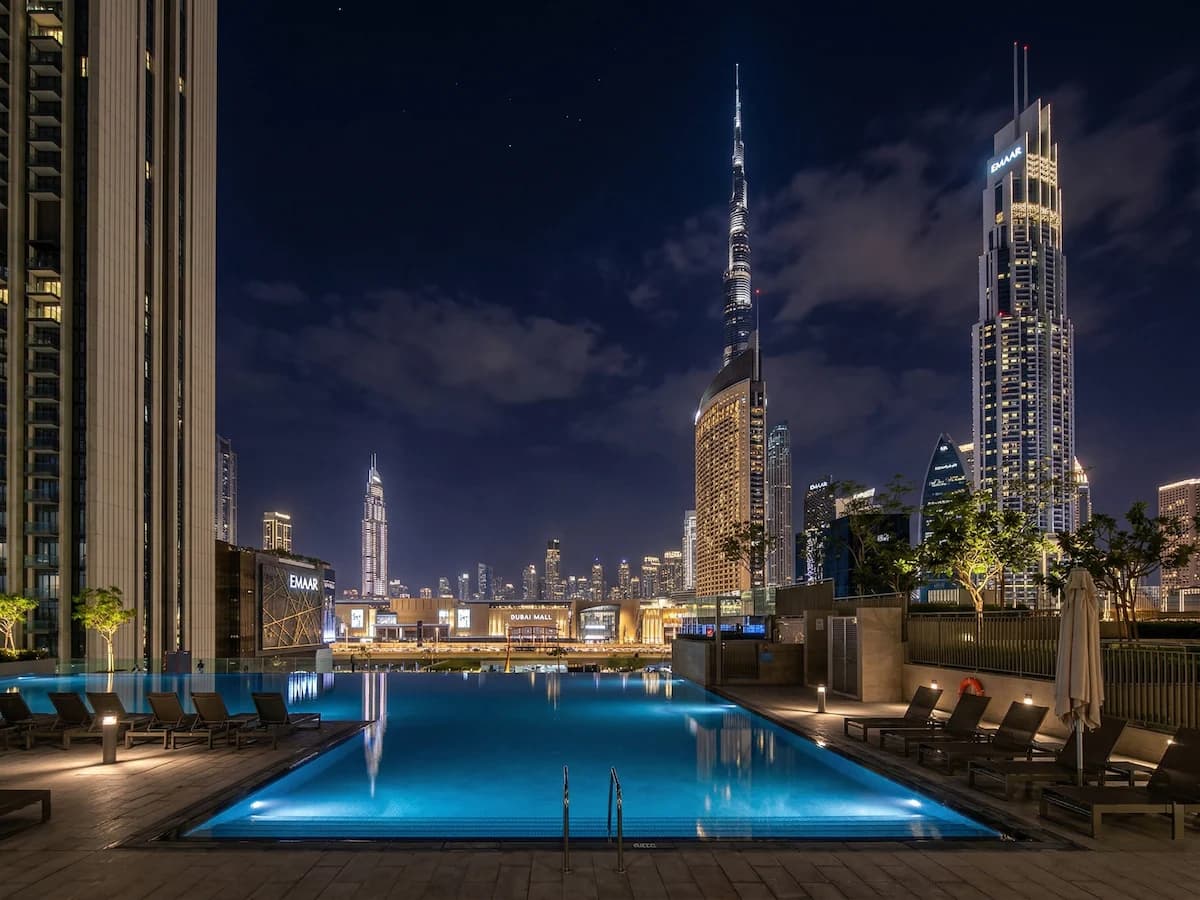 2.5-Bath, 2-Bedroom Apartment for 8 – Downtown Views II