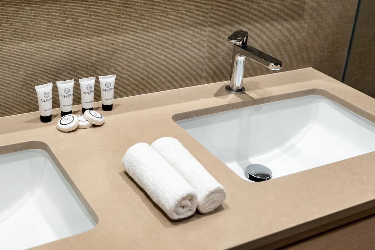 2 Bedroom Furnished Apartment with Burj Khalifa & Fountain View | Grande Signature Residences — photo 8