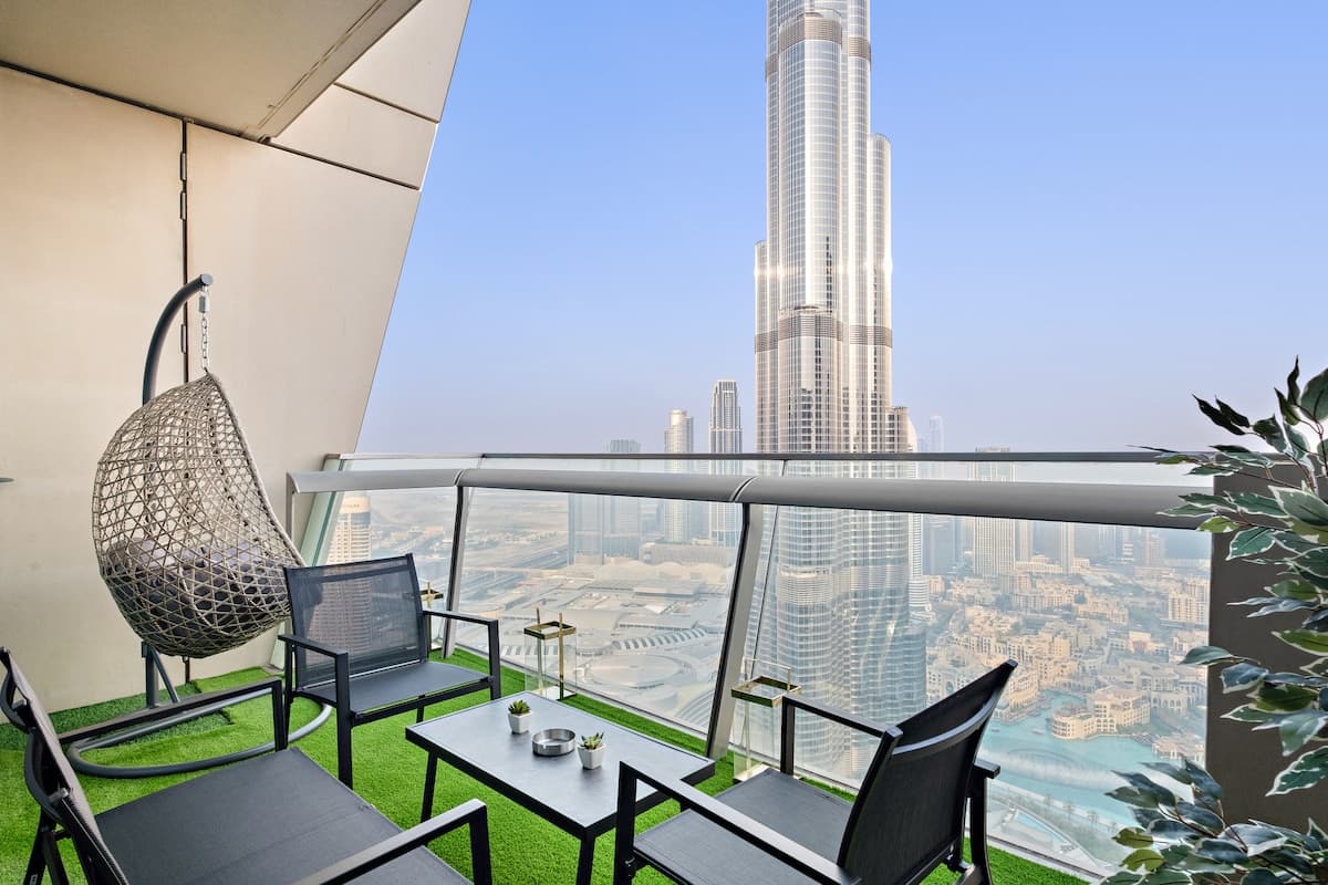 4 Bedroom Waterfront Apartment, Sleeps 11 | Burj Vista — photo 2