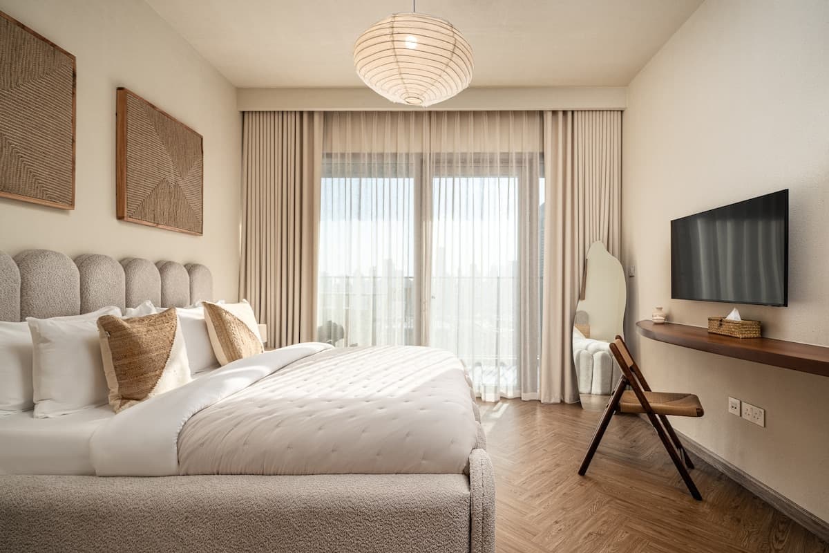 4 Bedroom Furnished Apartment | Downtown Views II — photo 3
