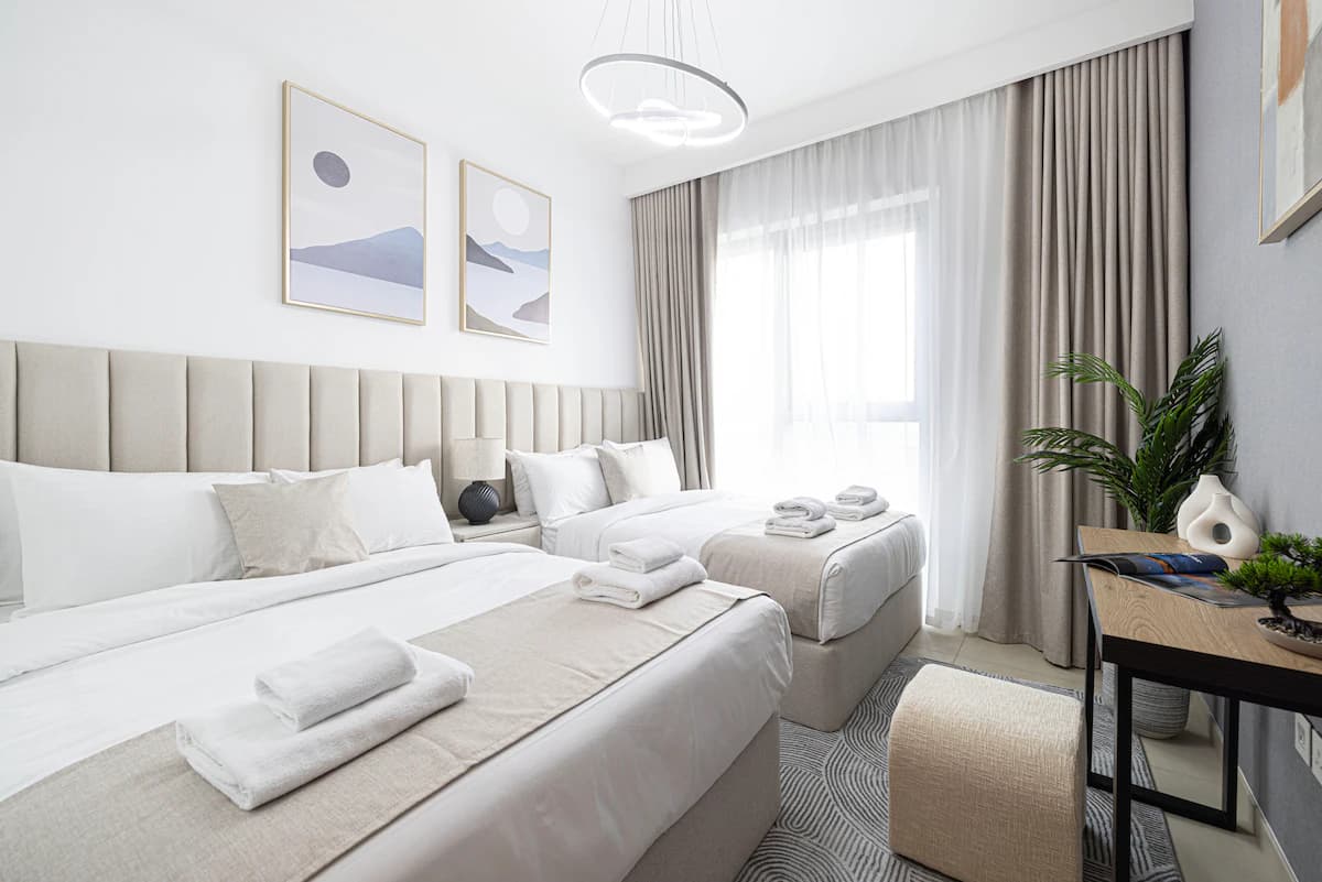 2-Bedroom Apartment, Sleeps 10 | Downtown Views II — photo 8