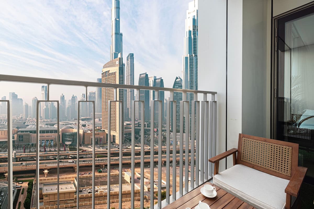 2-Bedroom Apartment, Sleeps 10 | Downtown Views II — photo 2