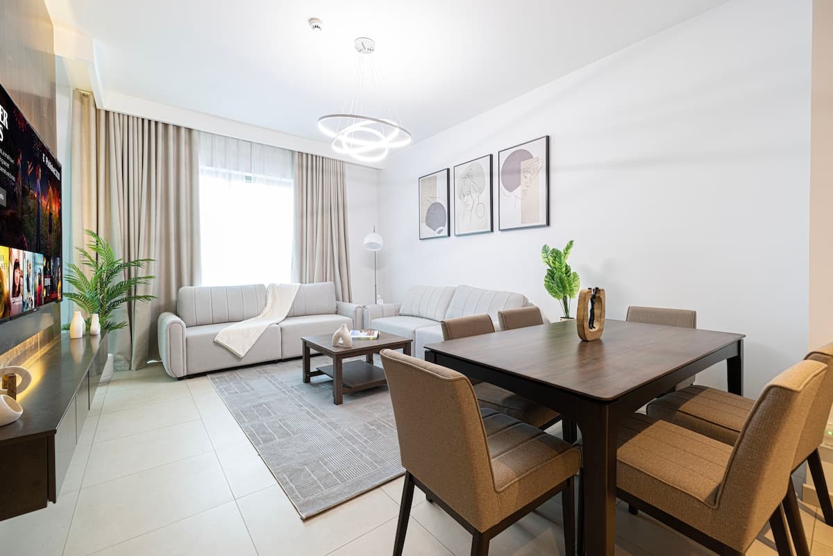 2-Bedroom Apartment, Sleeps 10 | Downtown Views II — photo 6