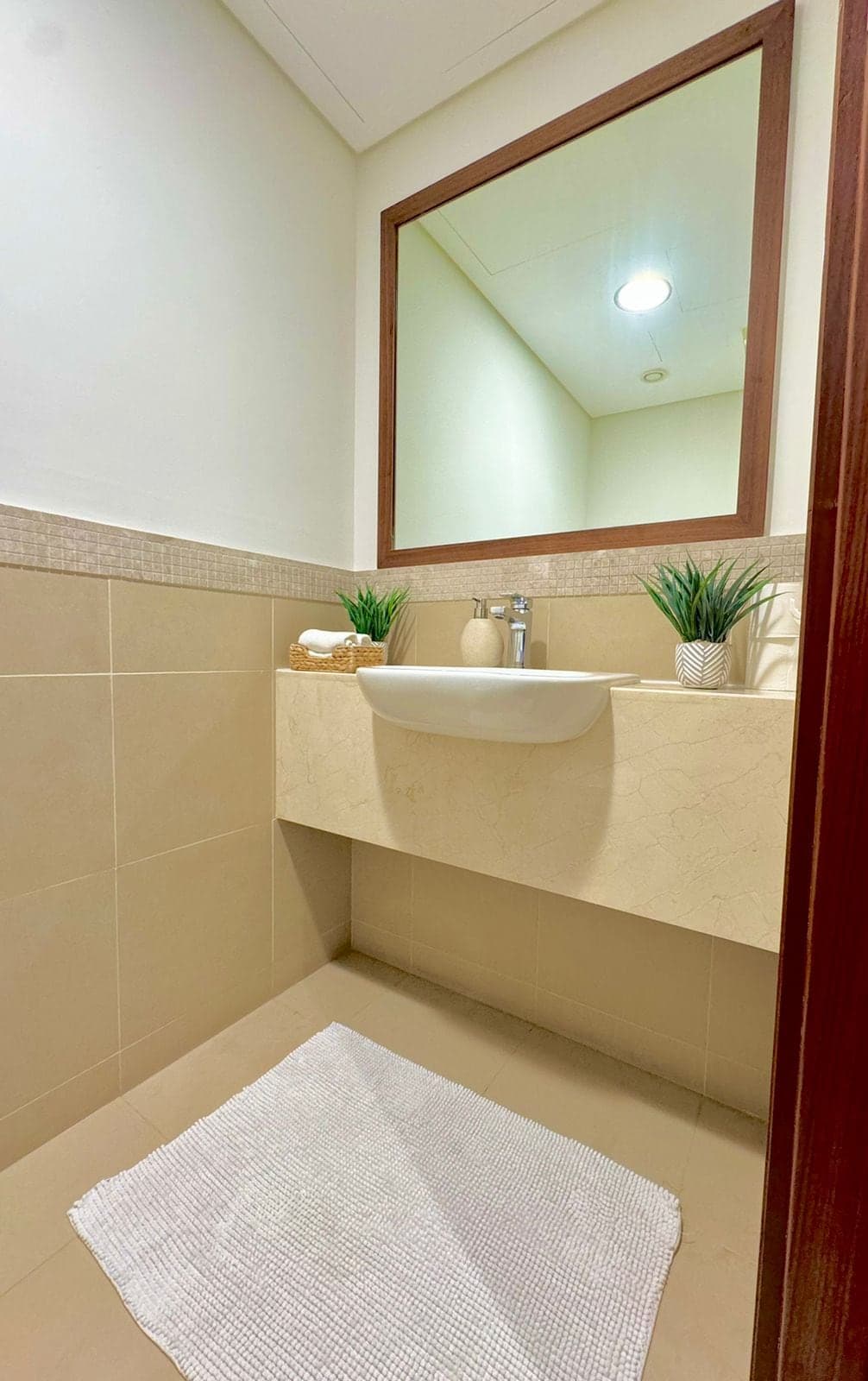 2 Bedroom Furnished Apartment with Panorama View | Burj Vista — photo 2