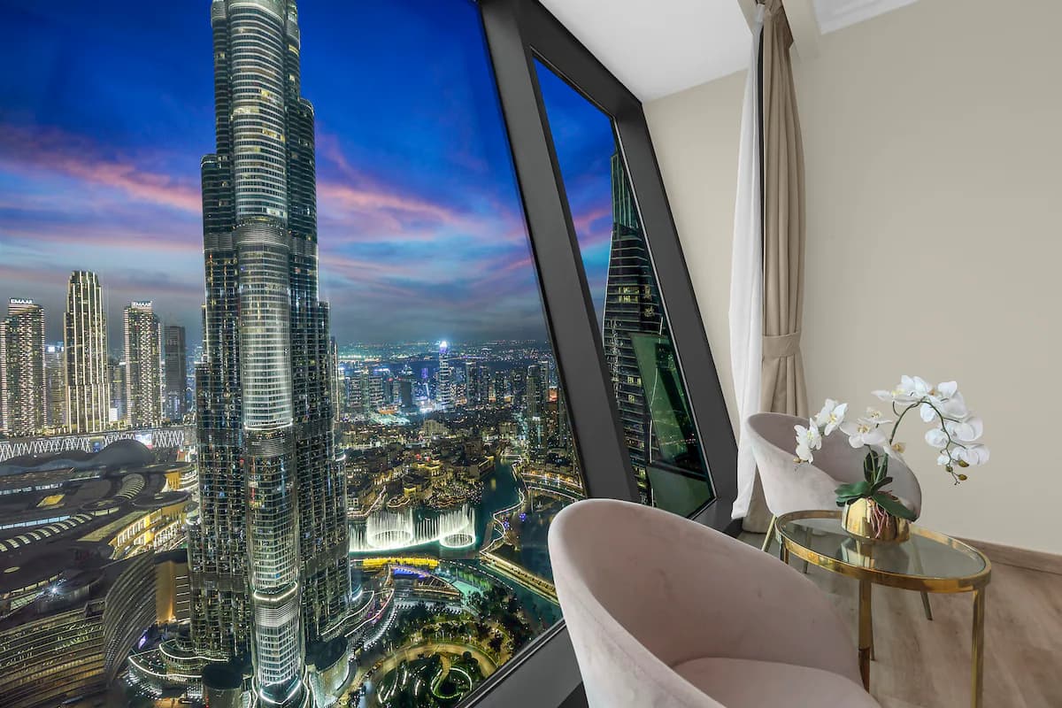Fountain-View 3-Bedroom Apartment, Sleeps 11 | Burj Vista — photo 8