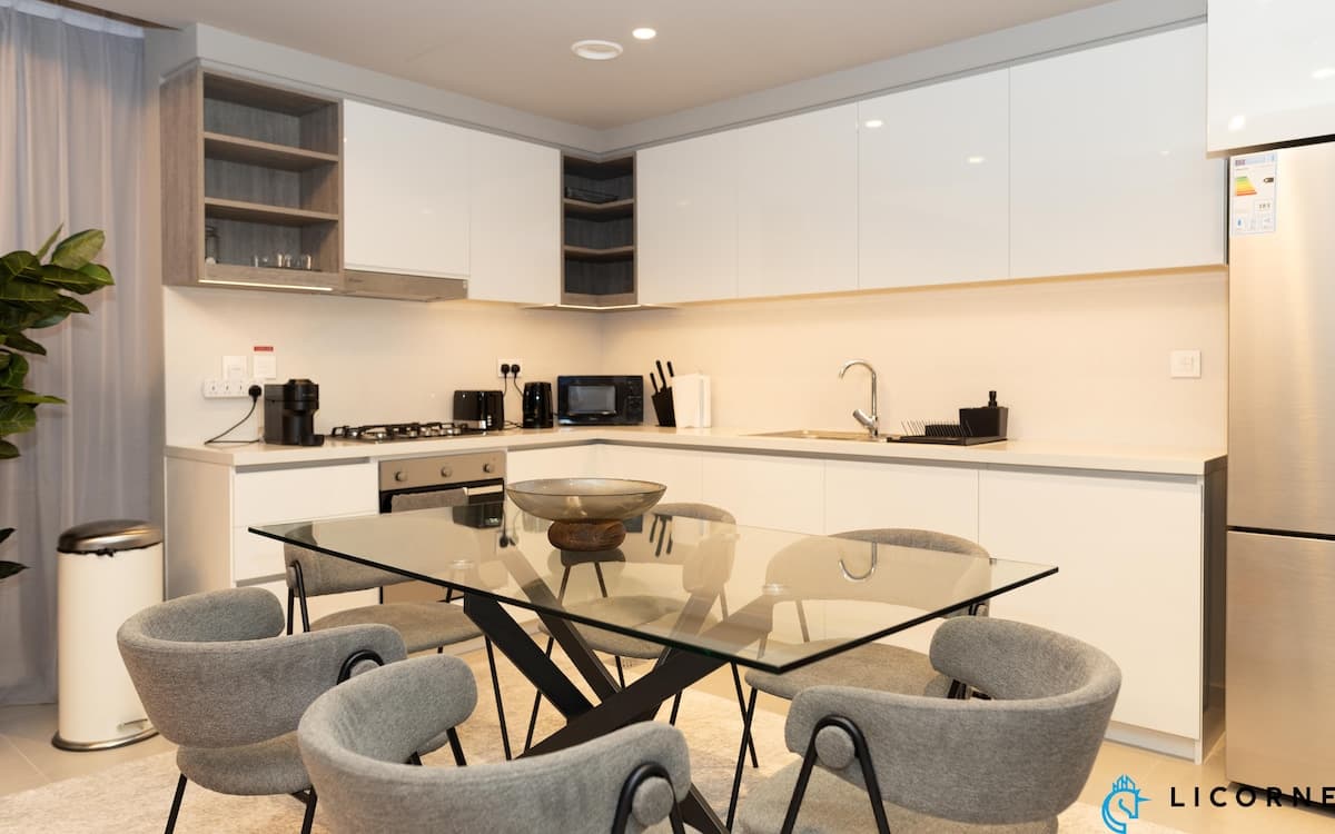 2-Bedroom Apartment, City Skyline View | Downtown Views II — photo 3