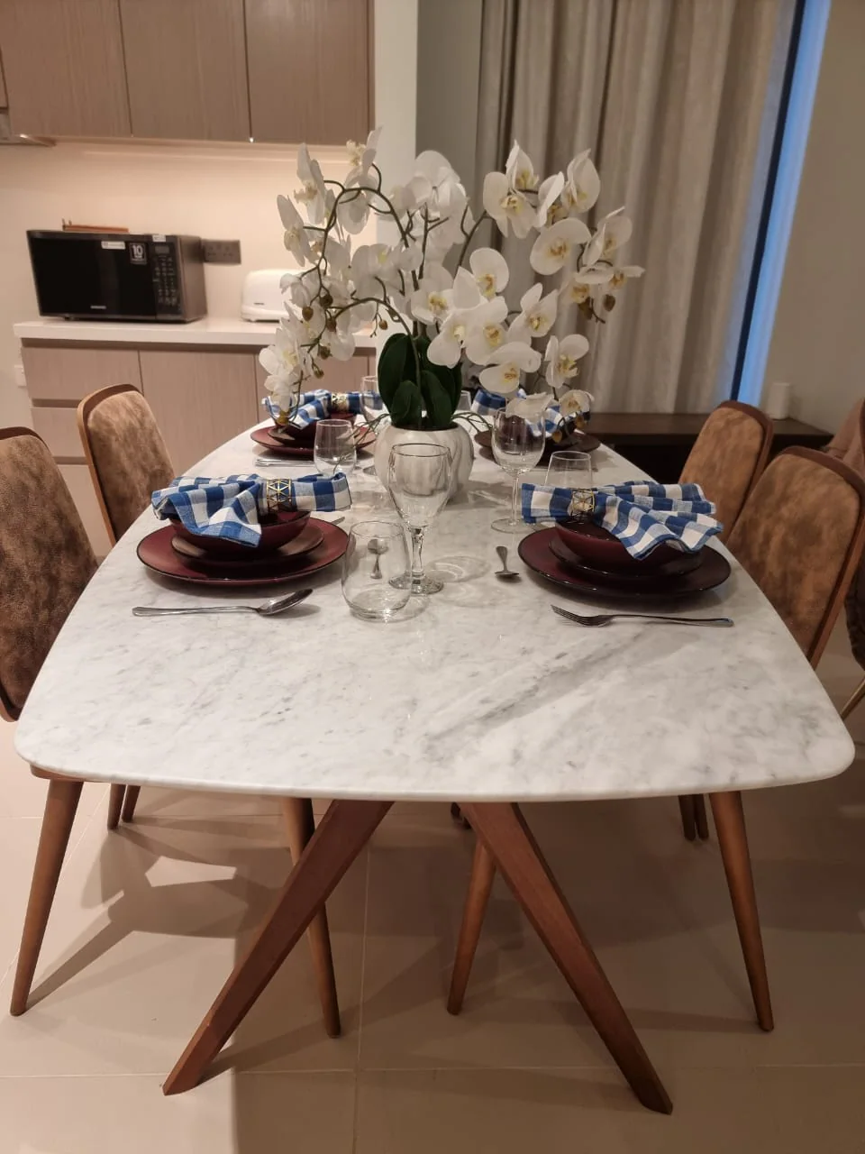 2 Bedroom Apartment, Sleeps 3 | Act One / Act Two — photo 3