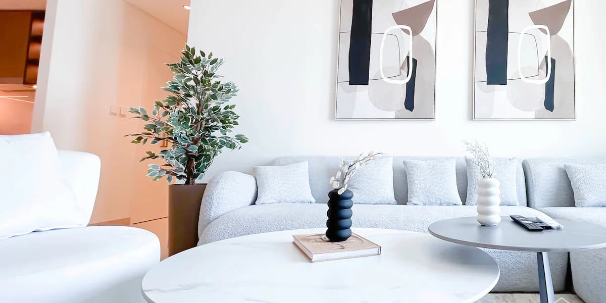 2 Bedroom Furnished Apartment | Burj Crown — photo 3