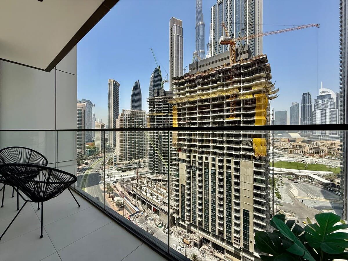 2 Bedroom Furnished Apartment with Skyline View | Burj Crown — photo 3