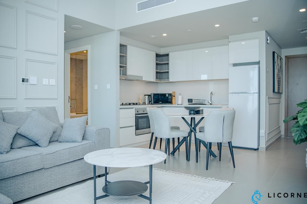 1 Bedroom Furnished Apartment with Skyline View | Downtown Views II — photo 4