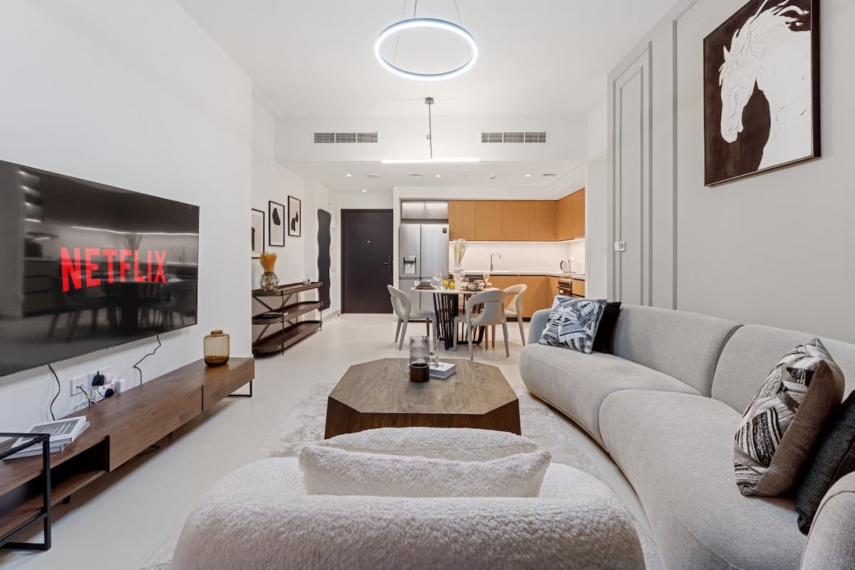 3 Bedroom Furnished Apartment | Burj Crown — photo 2