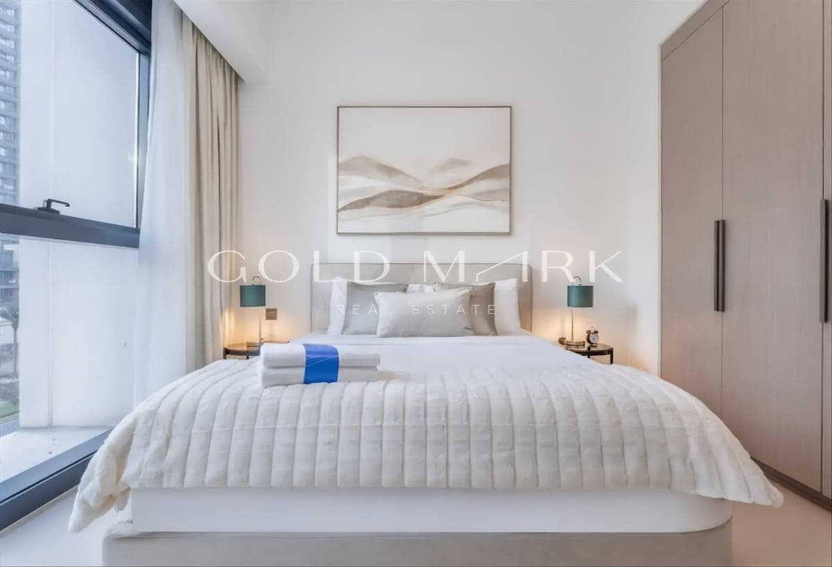 1 Bedroom Apartment with Workspace | Act One / Act Two — photo 2
