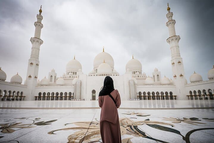 Private day tour to Abu Dhabi from Ras Al Khaimah — Luxury & private things to do in Ras Al Khaimah